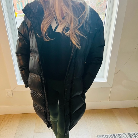 Aritzia Jackets & Blazers - Tna super puff perfect condition